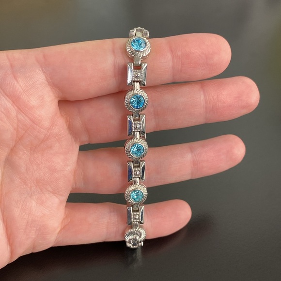 💙Silver Bracelet with Blue Accents - Picture 3 of 3